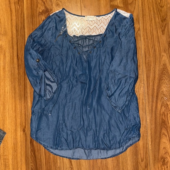 4 SHIRT BUNDLE!!! All Size Small! Boutique Brands, like Umgee - Picture 2 of 4